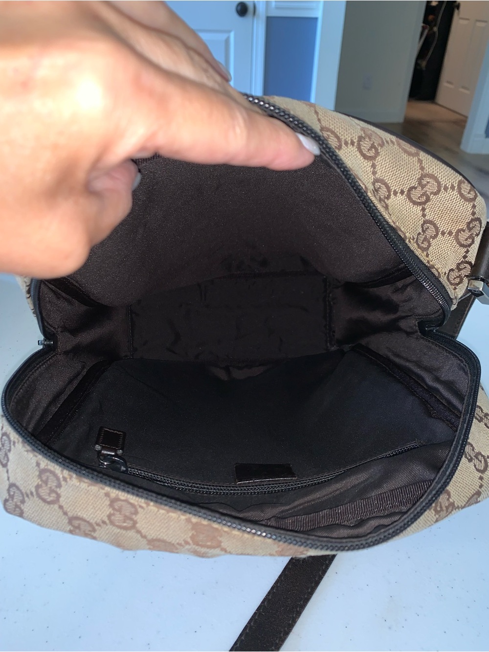 Gucci Beige & Brown GG
Canvas Messenger Bag needs new strap - Picture 10 of 17